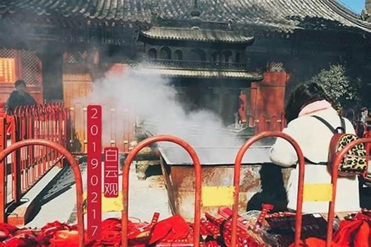 去年犯太岁的本命佛今年还能带吗？