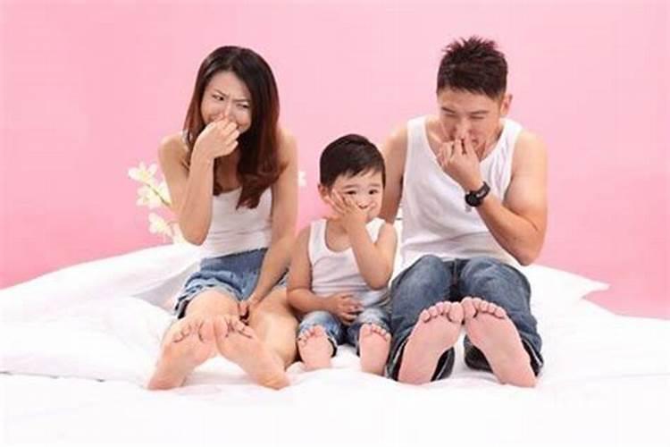 手相看掌纹依据年龄标准是从上到下还是从下到上
