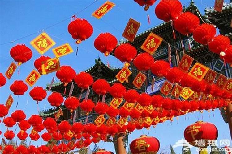 我老妈生日1976年冬月十七日(阴历),哪位星座高人告诉我这是什么星座啊...