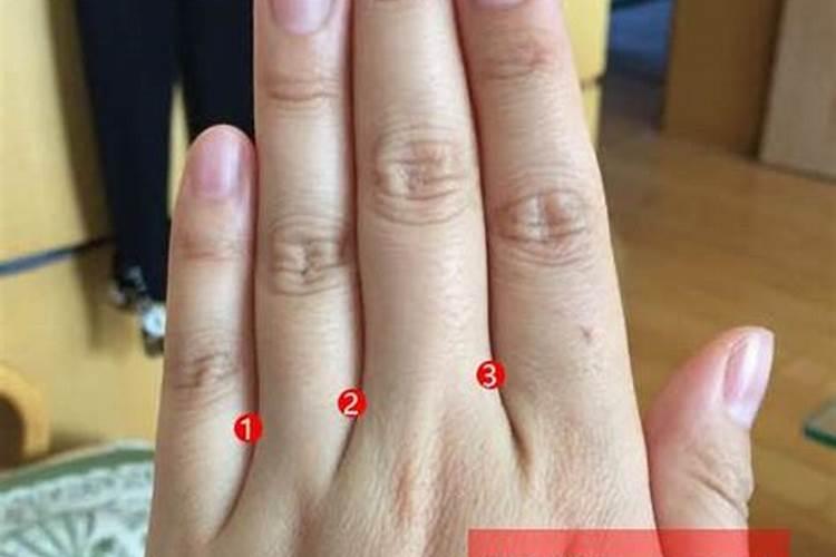 容易漏财的人适合戴什么,手指缝隙大听人说漏财带个啥能聚财