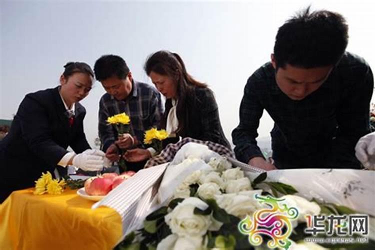 七月十五在家里怎么祭祀祖先