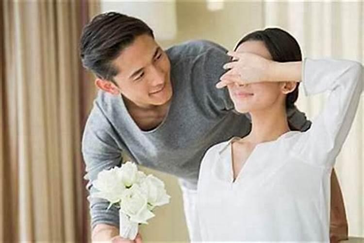 梦见前男友跟他现任女友很亲密的预兆