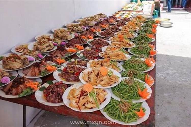 女人梦见跟男人吃饭有什么征兆