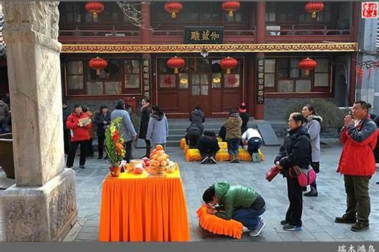 如何为去世的老人办理头七？