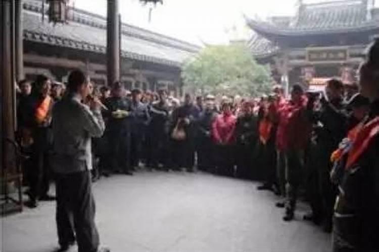 梦见菜刀是什么意思有什么预兆梦见褥子下面一把菜刀