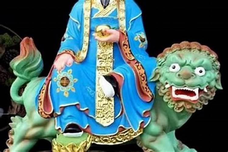 梦见被红色蛇追着跑的预兆