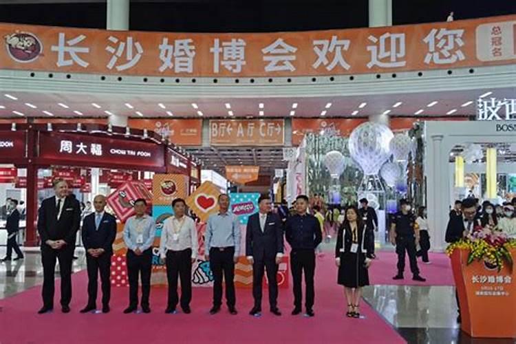 女人梦到大乌龟在水里是什么意思