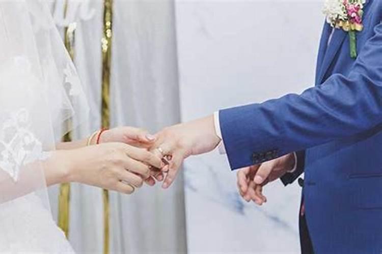梦见明天跟女朋友结婚不愿意的预兆