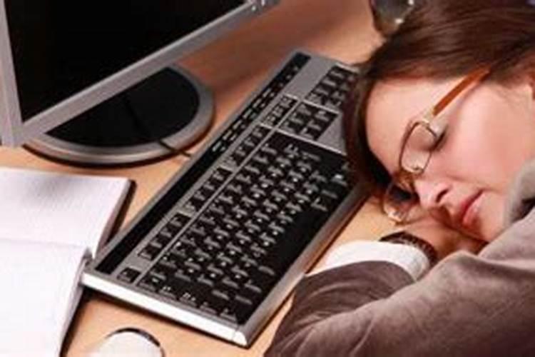 梦见死人和狗的预兆