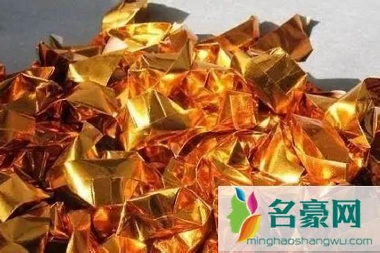 我家宝宝看见财神爷身边童子就笑^^有算命说我家宝宝是童子可我家宝宝是...