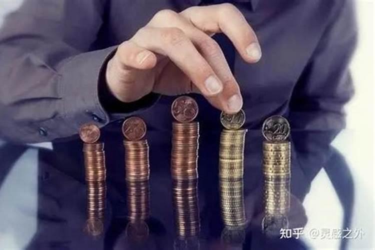孕妇梦见下雨淋湿衣服是什么意思？
