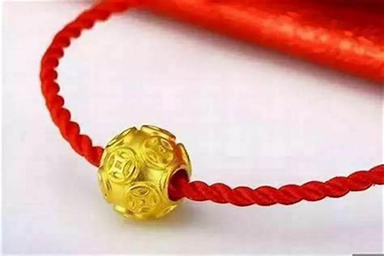 81年阴历11月初十,属鸡,今年的运势及吉祥物是什么？