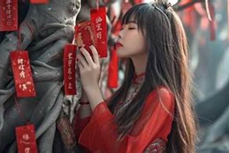 属蛇人2025年全年运势