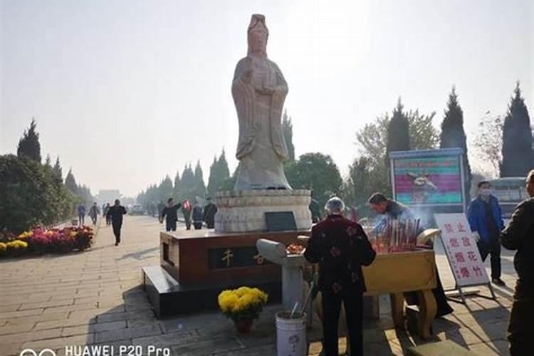 合成水晶是玻璃工艺品吗