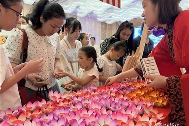 生男孩子要摆点灯宴