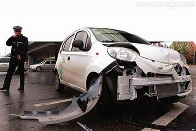 梦见亲人出车祸死了是什么意思