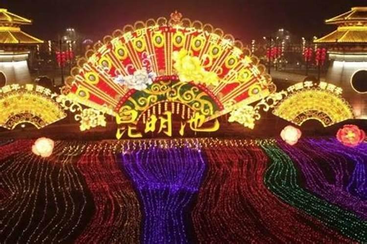 中元节放河灯是怎么个放法？放几盏、什么时间之类的,有讲究吗？