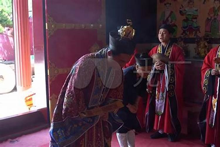 梦到池塘里有好多鱼预示着什么？
