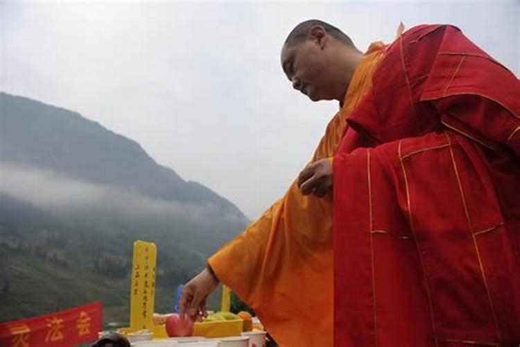 修新房必须要请风水先生择期和家人的生辰八字吗