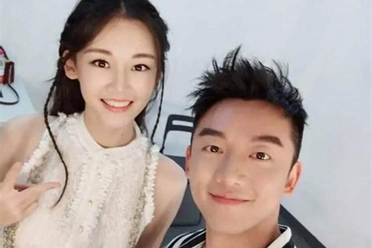 郑恺苗苗现身婚纱城,挽手恩爱十足,是否在为婚礼做准备？