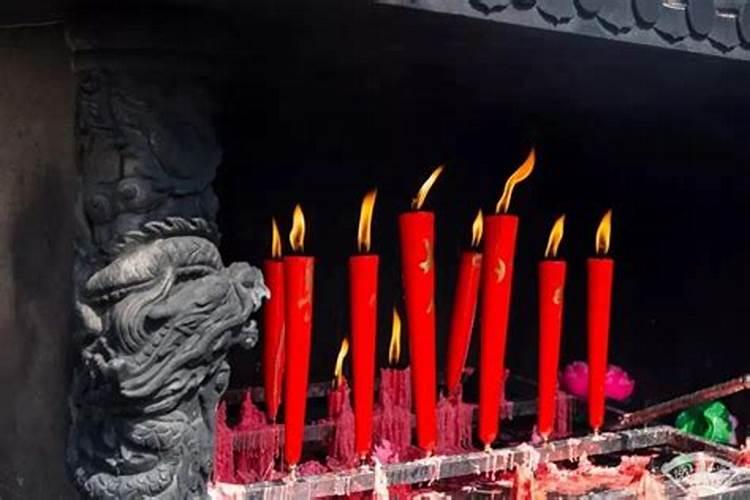女属鸡的和什么属相相克