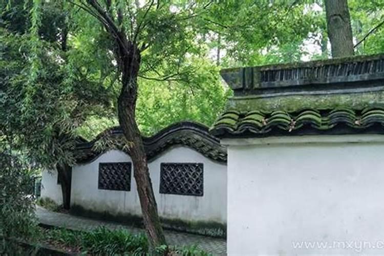 梦见邻居家盖房子