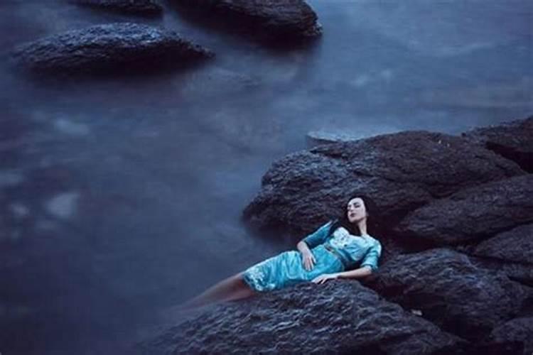 我想知道,鬼节可以去庙里烧香吗