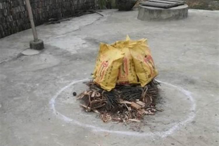 中元节可以敬财神菩萨吗？不是每月初一十五都要上贡品烧香的吗？中元节也 ...