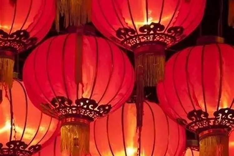 请问今年的录取分数线是多少高中？