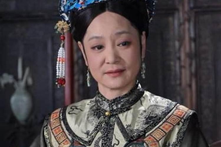 甄嬛传:安陵容是怎么发现皇后杀了纯元的