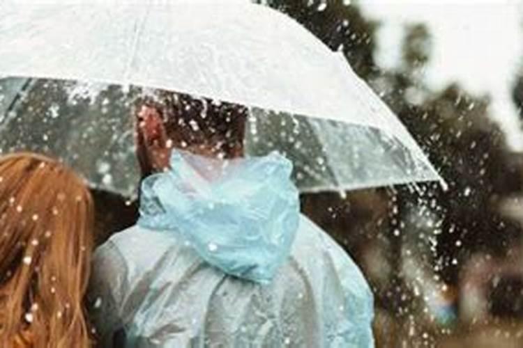 梦见下雨是什么征兆 男性