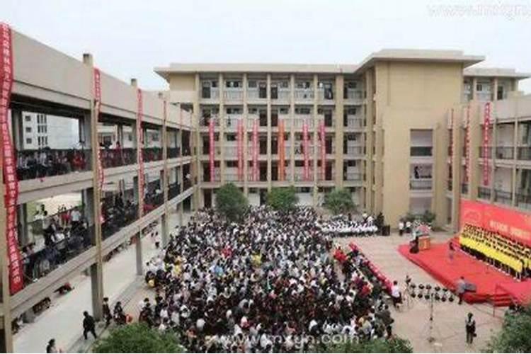 梦见很多学生上学的预兆