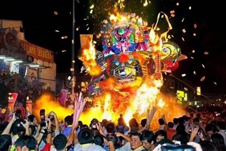 中元节上坟什么时候好 中元节上坟什么时间好