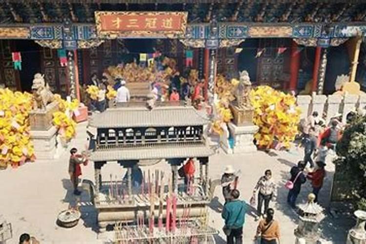 化太岁锦囊应该从哪儿请？