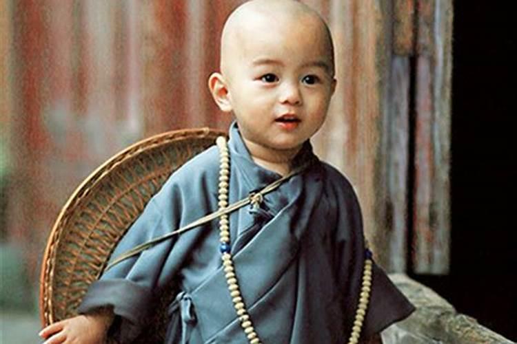 回家看到别人在我家窗外烧纸对我家好不？