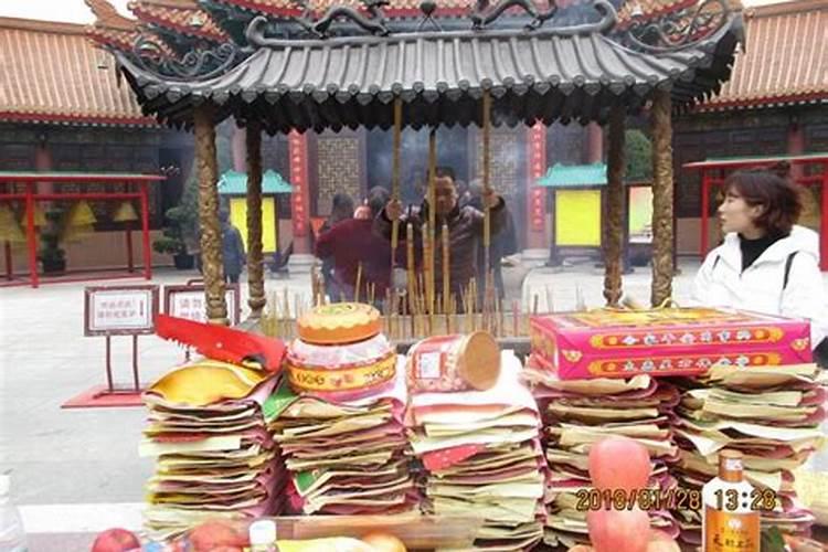 十月初一上坟都要准备什么呀？