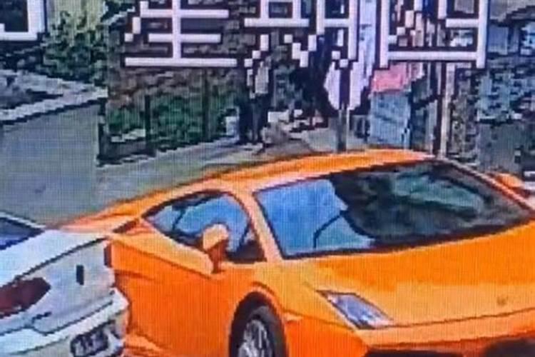 梦见父母给他们自己找墓地的预兆