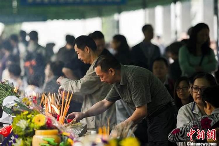梦见自己的老婆出轨是什么意思？