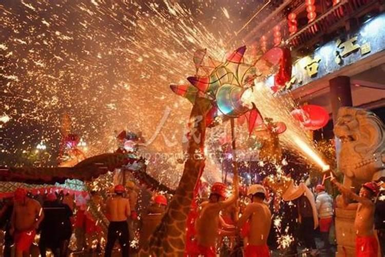 属猴人在2025年犯太岁时的具体化解方法