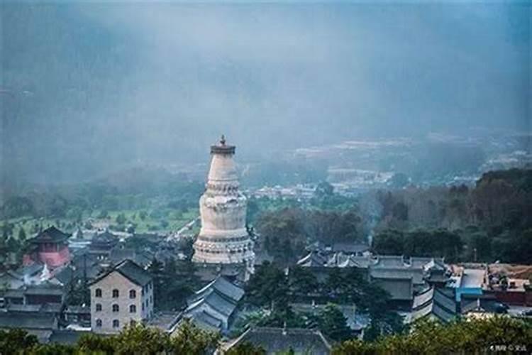 梦见朋友来自己家吃饭的预兆