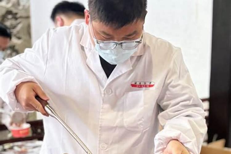 梦见老婆当面和别人暧昧