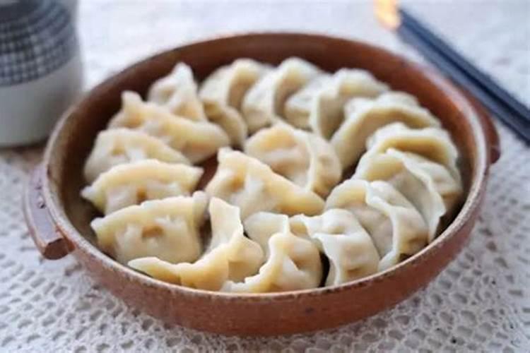 立冬吃饺子还是冬至日吃饺子 立冬的习俗风俗习惯有哪些