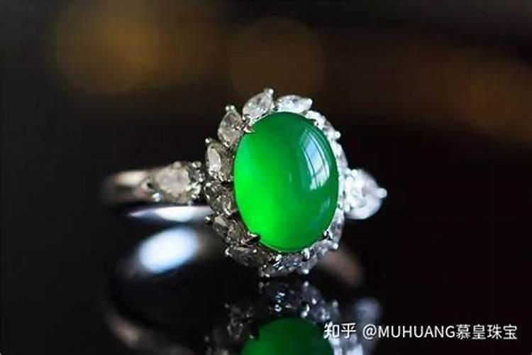 教你怎样戴戒指给自己带来财运