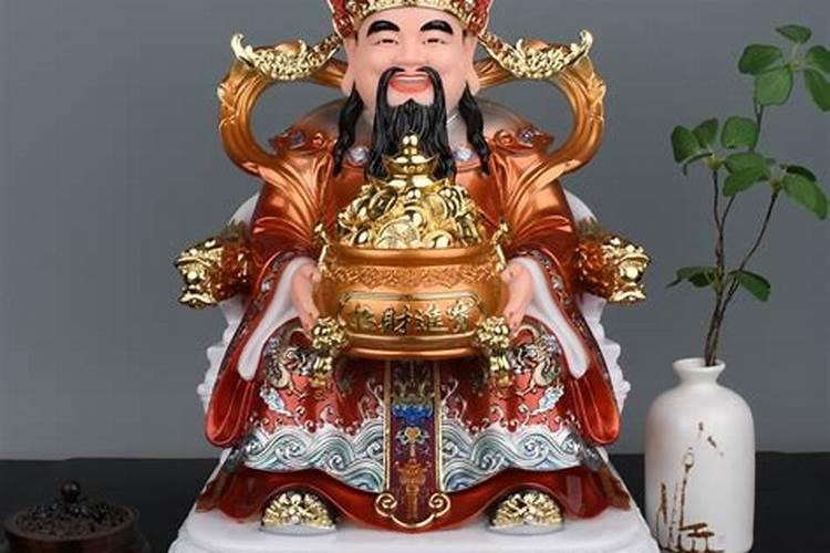 饭店供奉文财神还是武财神好呢