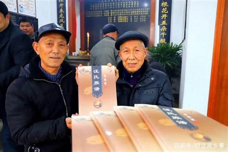 梦见车开到河里去了 人没事