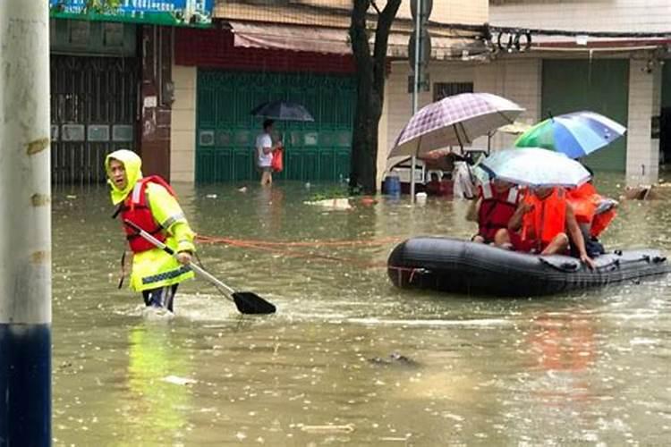 梦见海水涨潮发洪水