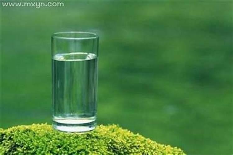梦见水5种征兆要发财
