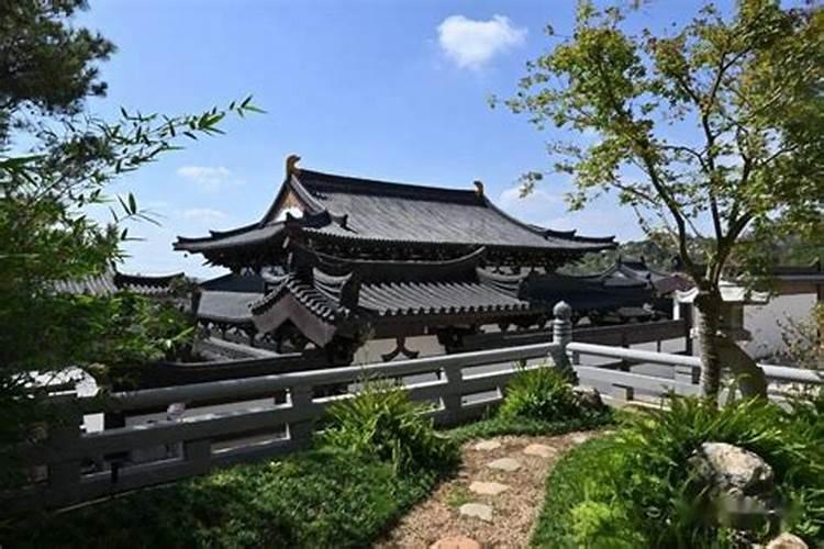 晋江东石梅塘龙池宫地址在哪里？