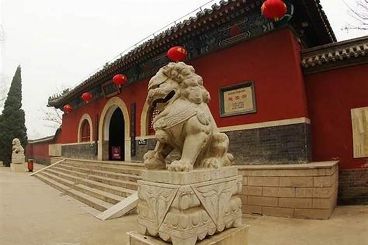 有关观世音菩萨的经书都有哪些？请为我说明下好吗？谢谢!