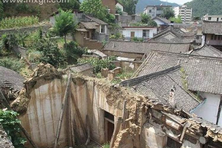 梦见房子快塌了但没塌是什么意思